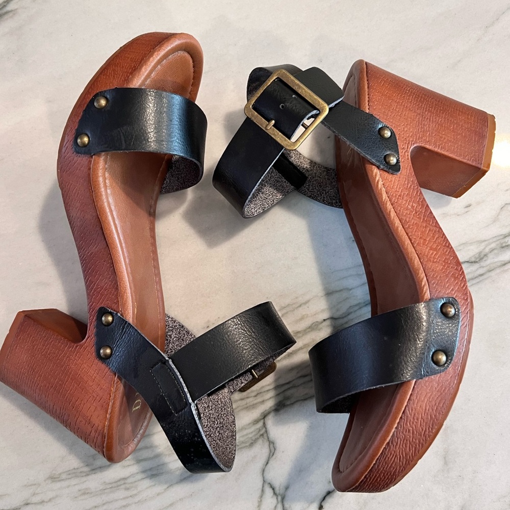Black Leather Strap Block Heel Sandals with Brown Platform